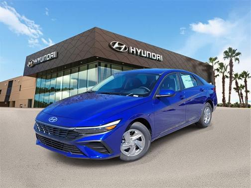 2025 Hyundai ELANTRA SE