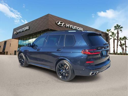 2024 BMW X7 M60i