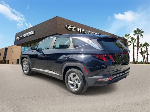 2023 Hyundai TUCSON SE