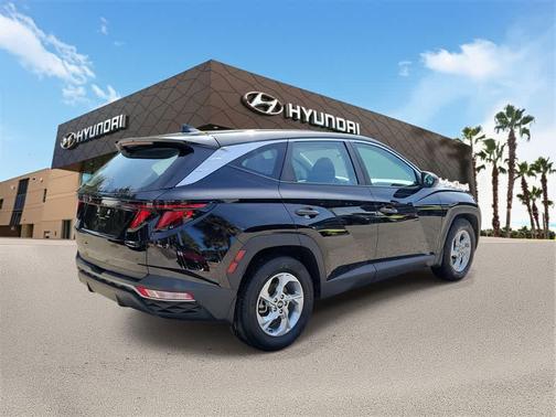 2023 Hyundai TUCSON SE