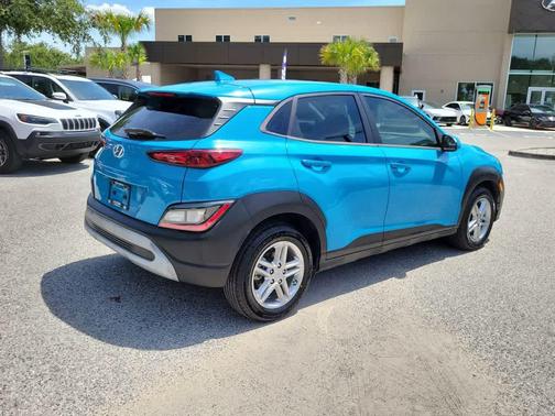 Teal Isle 2022 Hyundai KONA SE
