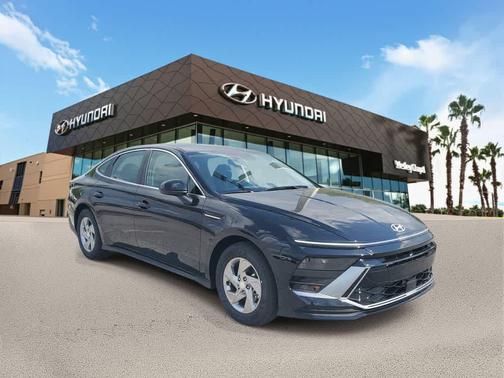 Abyss Black 2026 Hyundai SONATA SE