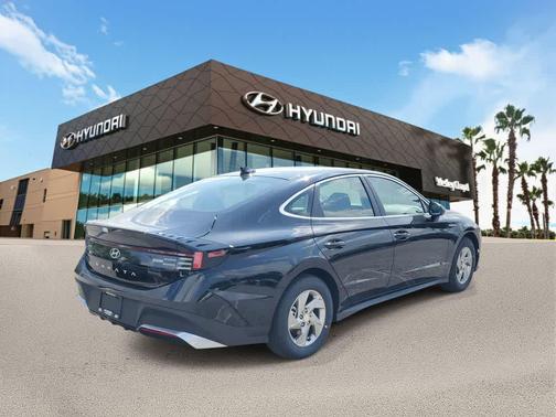 Abyss Black 2026 Hyundai SONATA SE