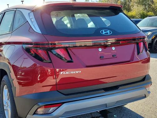 2025 Hyundai TUCSON SE
