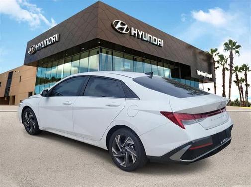 2025 Hyundai ELANTRA SEL