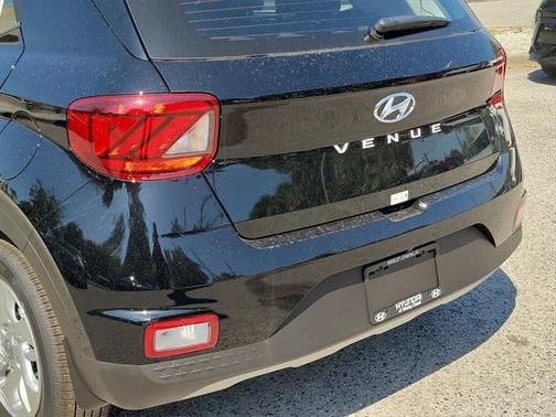 2025 Hyundai VENUE SE