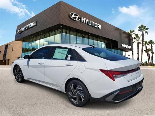 2025 Hyundai ELANTRA Limited