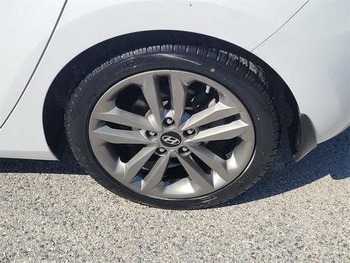 2016 Hyundai Elantra GT Base