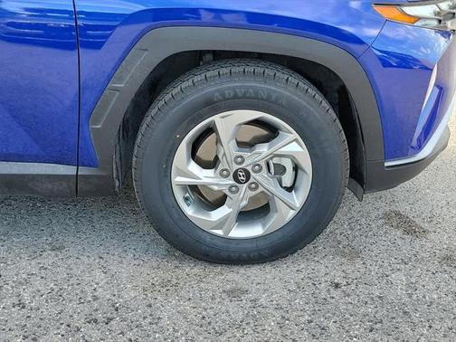 2022 Hyundai TUCSON SE