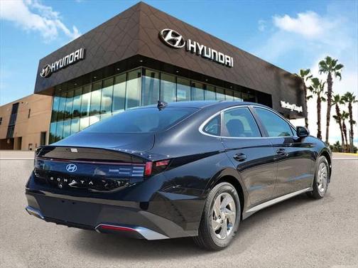 2025 Hyundai SONATA SE