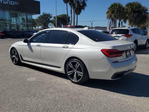 2019 BMW 740 740i