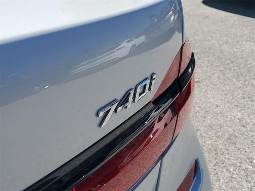 2019 BMW 740 740i