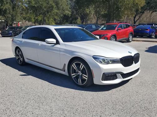 2019 BMW 740 740i