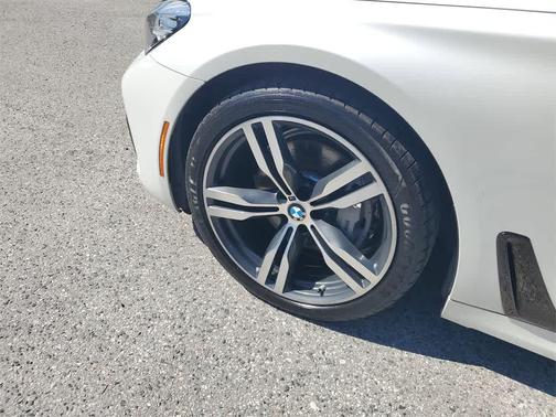 2019 BMW 740 740i