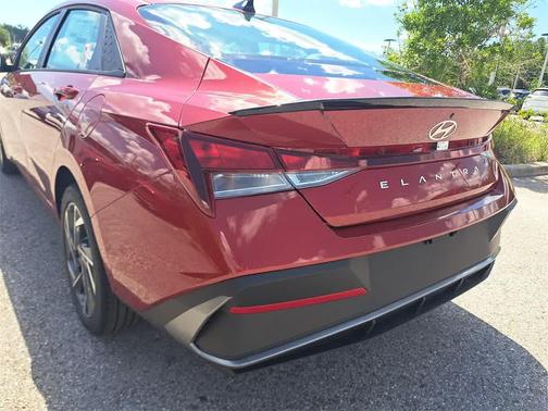 2025 Hyundai ELANTRA Sport