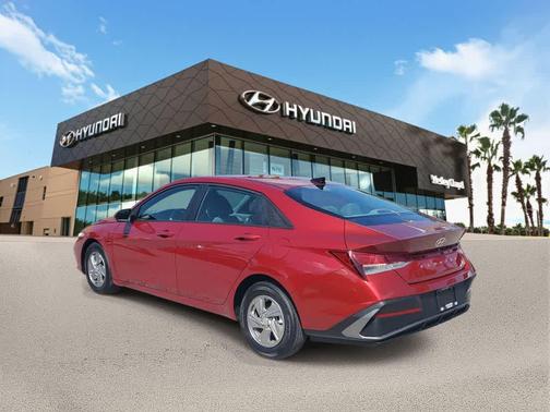 Ultimate Red 2025 Hyundai ELANTRA SE