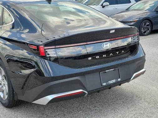 2025 Hyundai SONATA SE