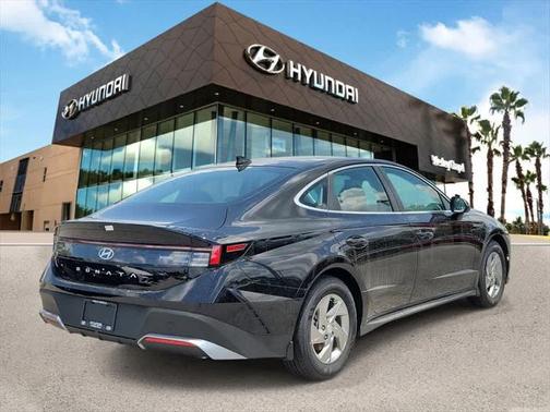 2025 Hyundai SONATA SE