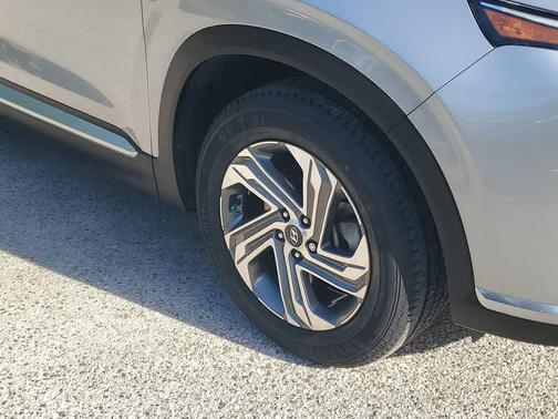 Shimmering Silver 2021 Hyundai SANTA FE SEL 2.4