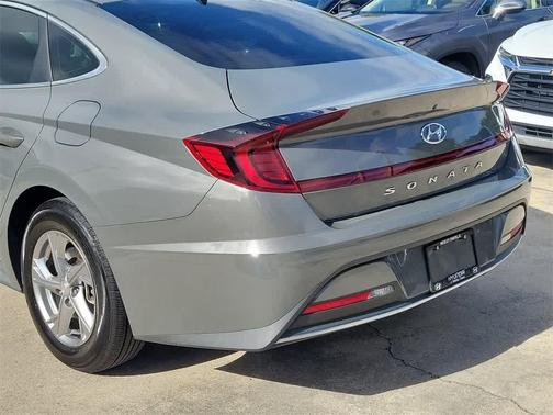 2022 Hyundai SONATA SE