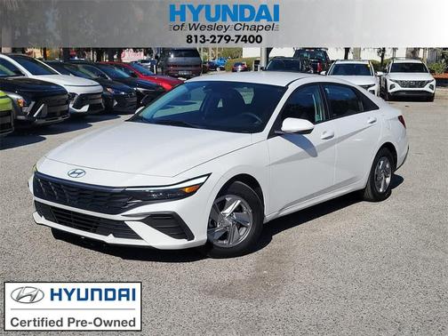 2024 Hyundai ELANTRA SE