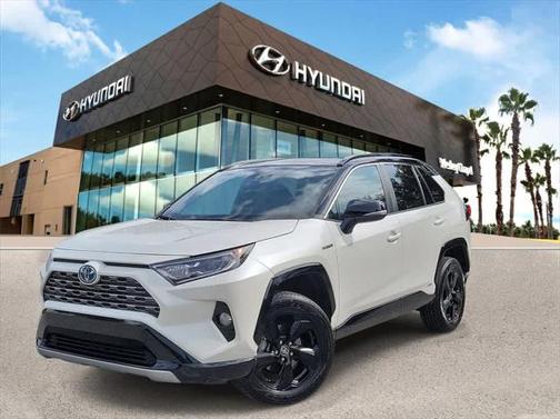 2021 Toyota RAV4 Hybrid SE