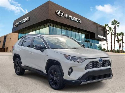 2021 Toyota RAV4 Hybrid SE