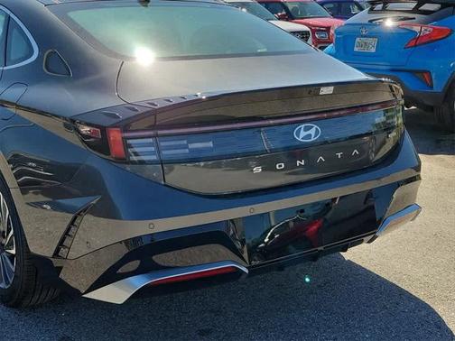 2025 Hyundai SONATA Hybrid Limited