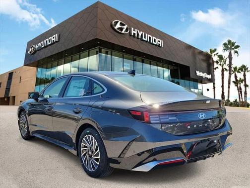 2025 Hyundai SONATA Hybrid Limited