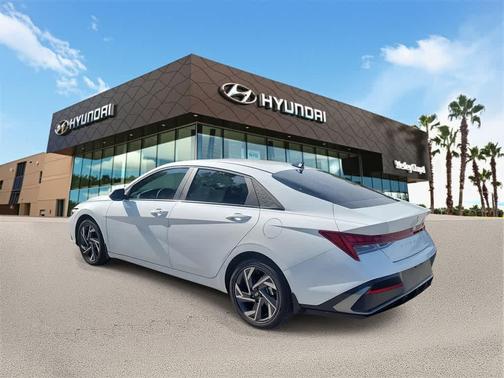 2025 Hyundai ELANTRA SEL