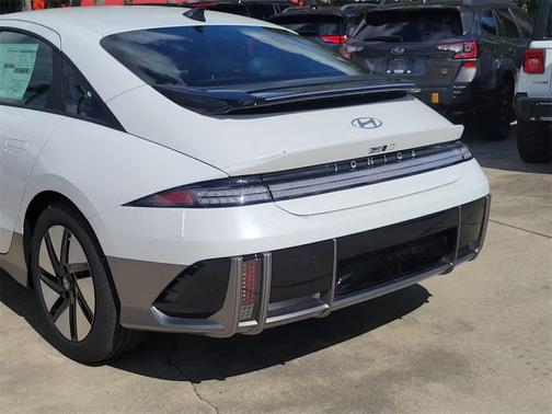 2025 Hyundai IONIQ 6 SE