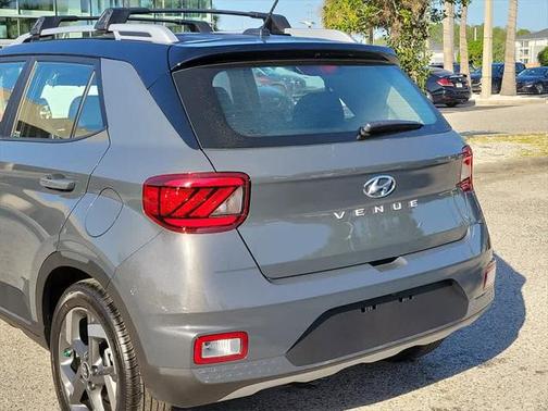 2025 Hyundai VENUE Limited