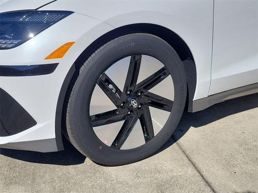 2025 Hyundai IONIQ 6 SE Standard Range