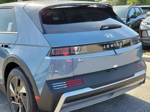 2025 Hyundai IONIQ 5 SE