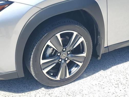 Iridium 2023 Lexus UX 250h Base