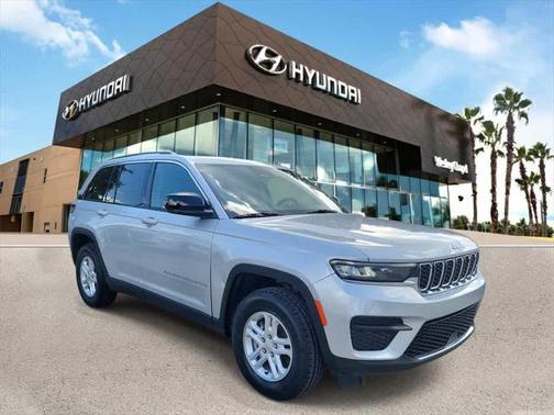 2023 Jeep Grand Cherokee Laredo