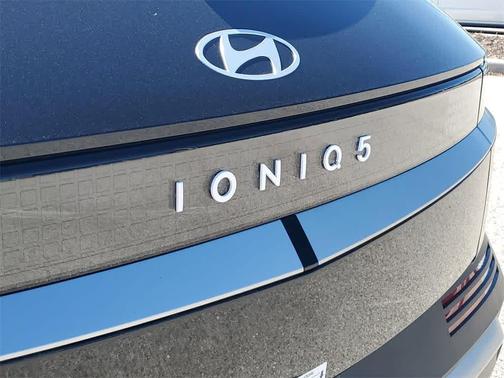 2026 Hyundai IONIQ 5 SE
