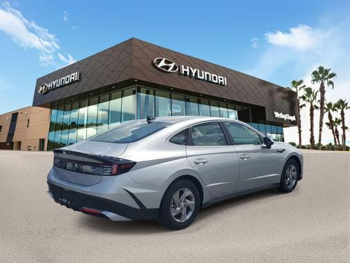 Aero Silver 2026 Hyundai SONATA SE