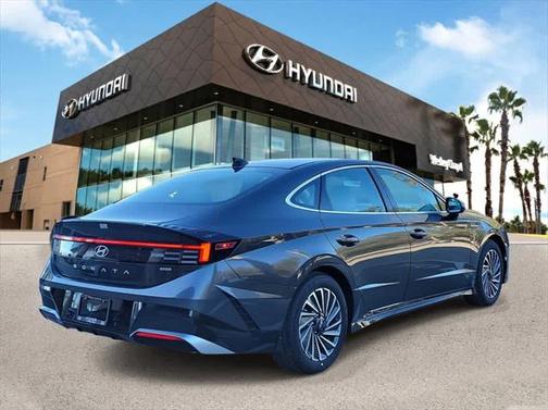2025 Hyundai SONATA Hybrid SE