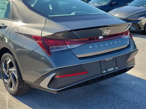 2025 Hyundai ELANTRA Sport