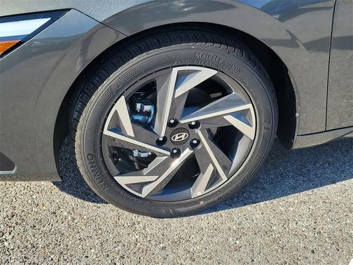 2025 Hyundai ELANTRA Sport