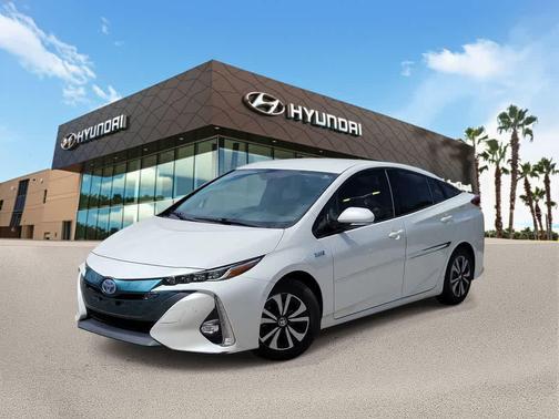 Blizzard Pearl 2017 Toyota Prius Prime Advanced