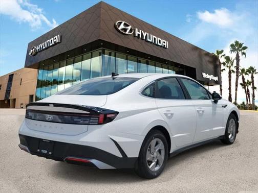 2025 Hyundai SONATA SE