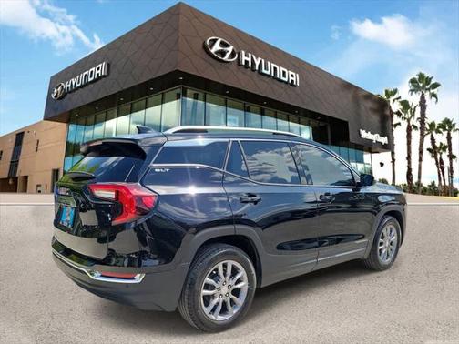 2022 GMC Terrain SLT