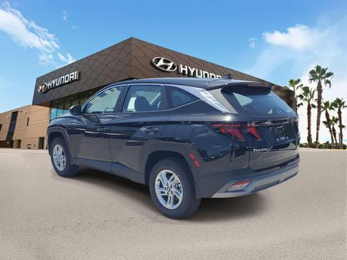Phantom Black 2026 Hyundai TUCSON SE
