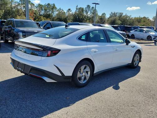 2026 Hyundai SONATA SE