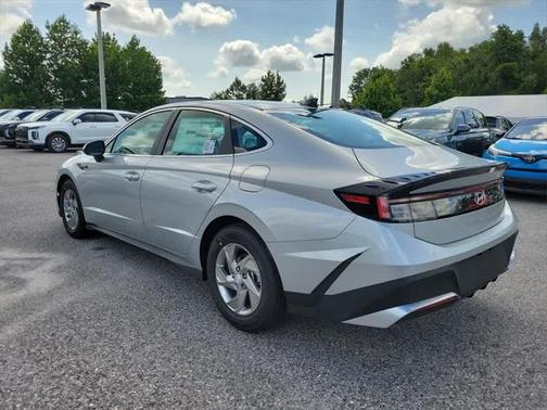 2025 Hyundai SONATA SE