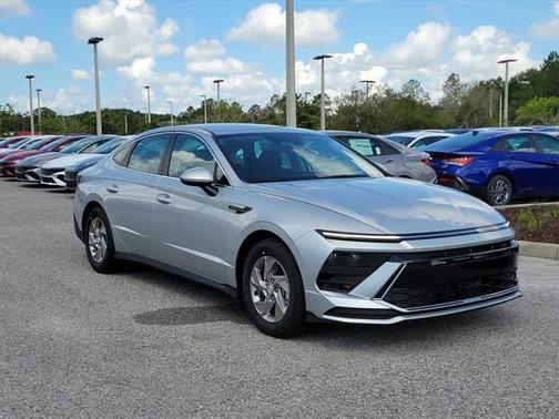 2025 Hyundai SONATA SE