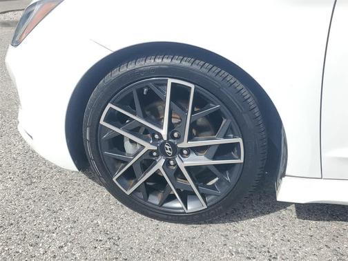 2020 Hyundai ELANTRA Sport