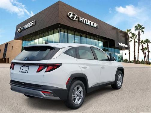 2025 Hyundai TUCSON SE